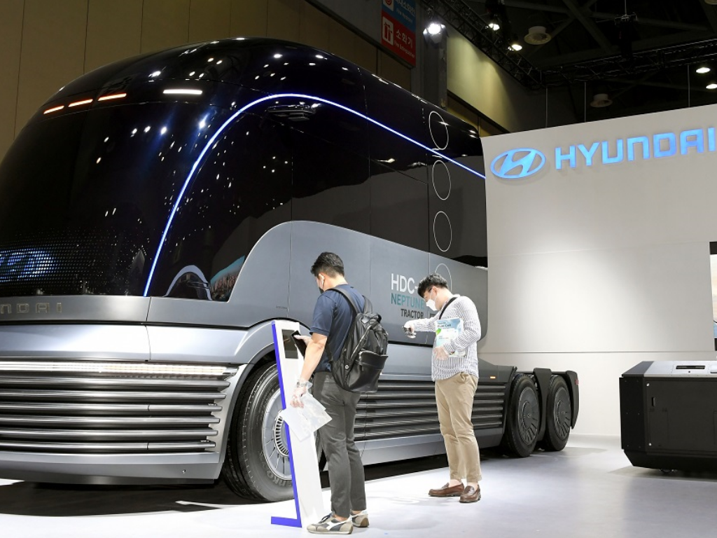 Imagen de HDC-6 NEPTUNE concept, el camión pesado de Hyundai de pila de hidrógeno, debuta en Corea