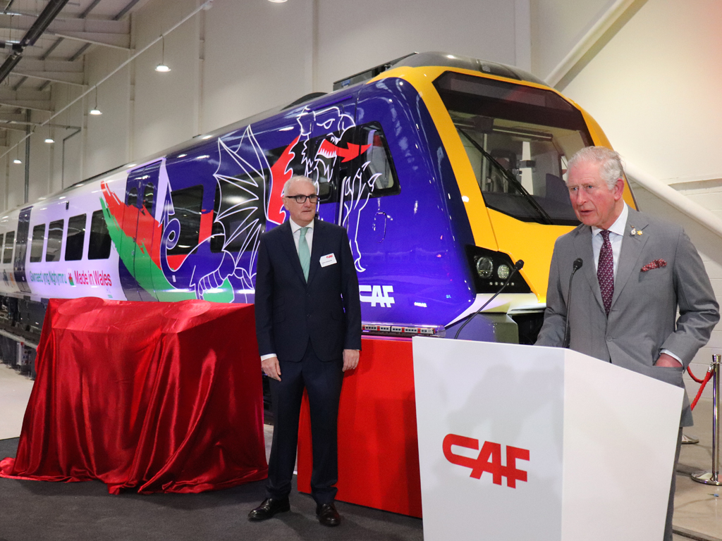 Imagen de CAF recibe la visita del Príncipe de Gales en su planta de Newport 