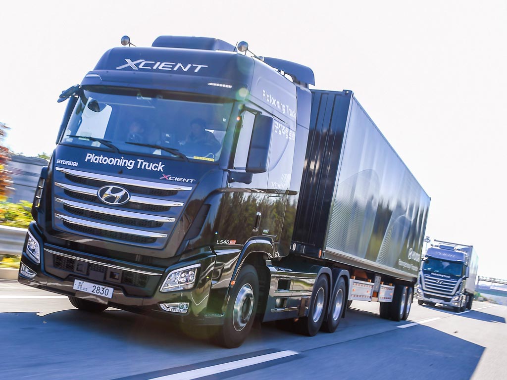 Imagen de Hyundai avanza en conducción autónoma con camiones en caravana