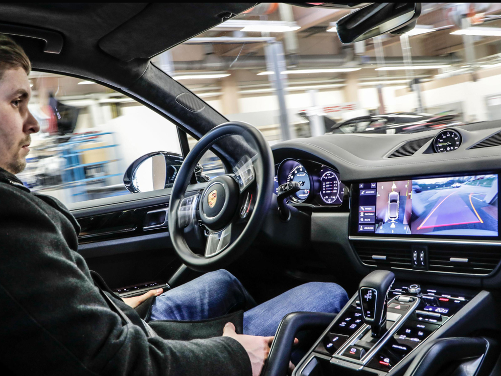 Imagen de Porsche prueba un programa de conducción autónoma en uno de sus concesionarios alemanes