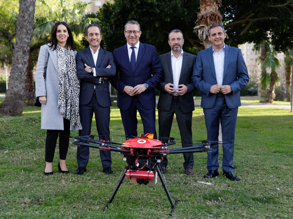 Imagen de Vodafone realiza el primer vuelo mundial de drones mediante la red 5G 