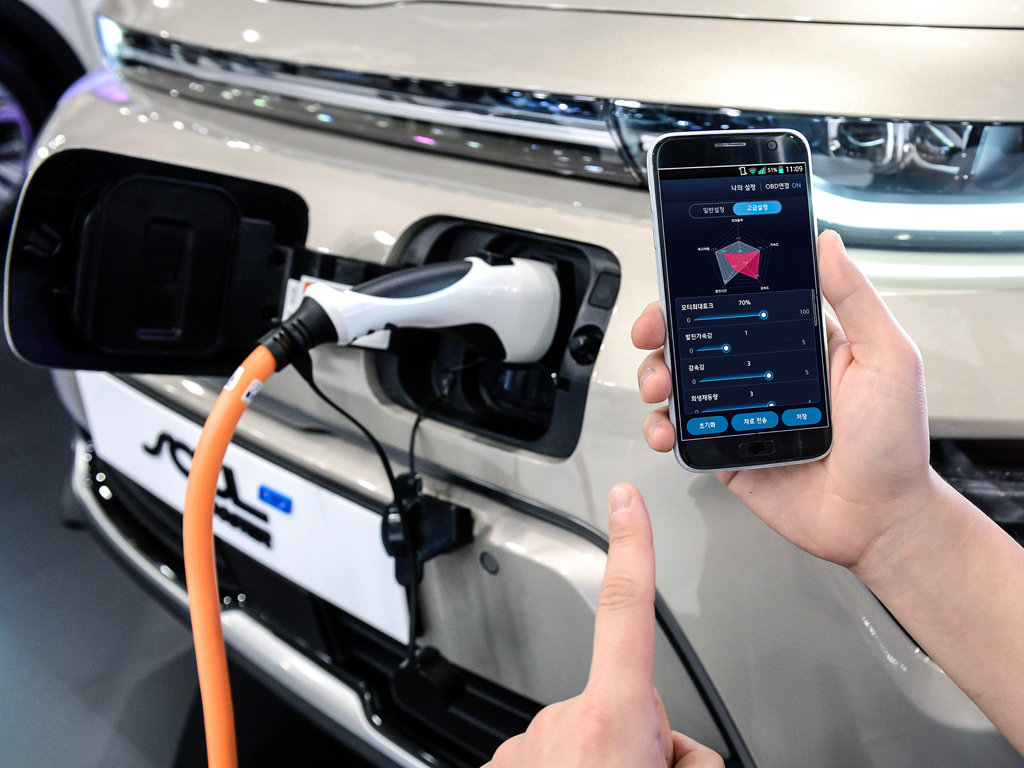 Imagen de Hyundai presenta un sistema para controlar el rendimiento de los coches eléctricos con el smartphone