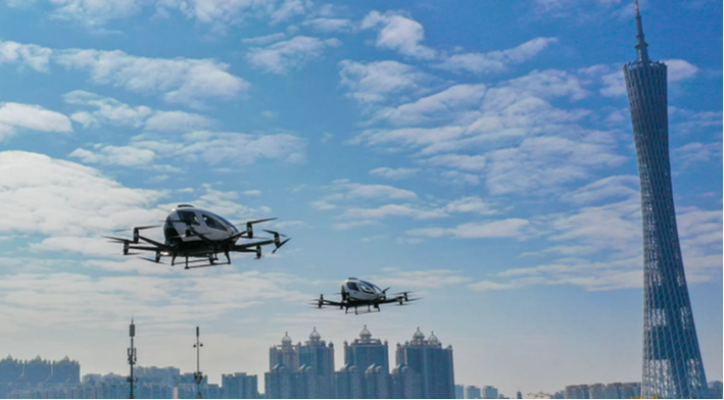 El dron EH216, el Vehículo Aéreo Autónomo de EHang, se presenta en Mobility City