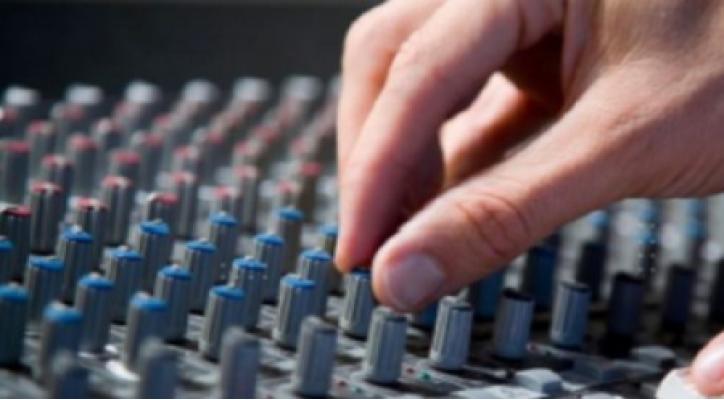 ¿Te gustaría sumergirte en el emocionante mundo de la música electrónica?