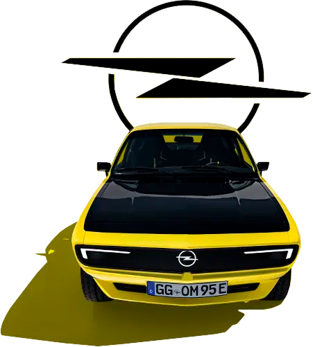 Coche de la marca opel de color amarillo con el capo negro con el simbolo de opel de fondo