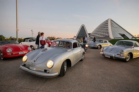 Participantes del encuentro Ibérico Porsche 356 vistaron Mobility City