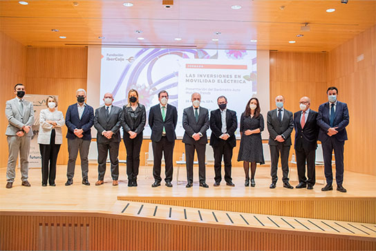 Foto de familia de los participantes en la jornada 