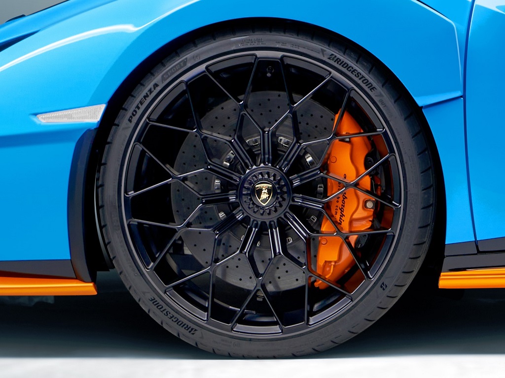 Bridgestone es elegido por Lamborghini como proveedor de neumáticos para el superdeportivo Huracán STO