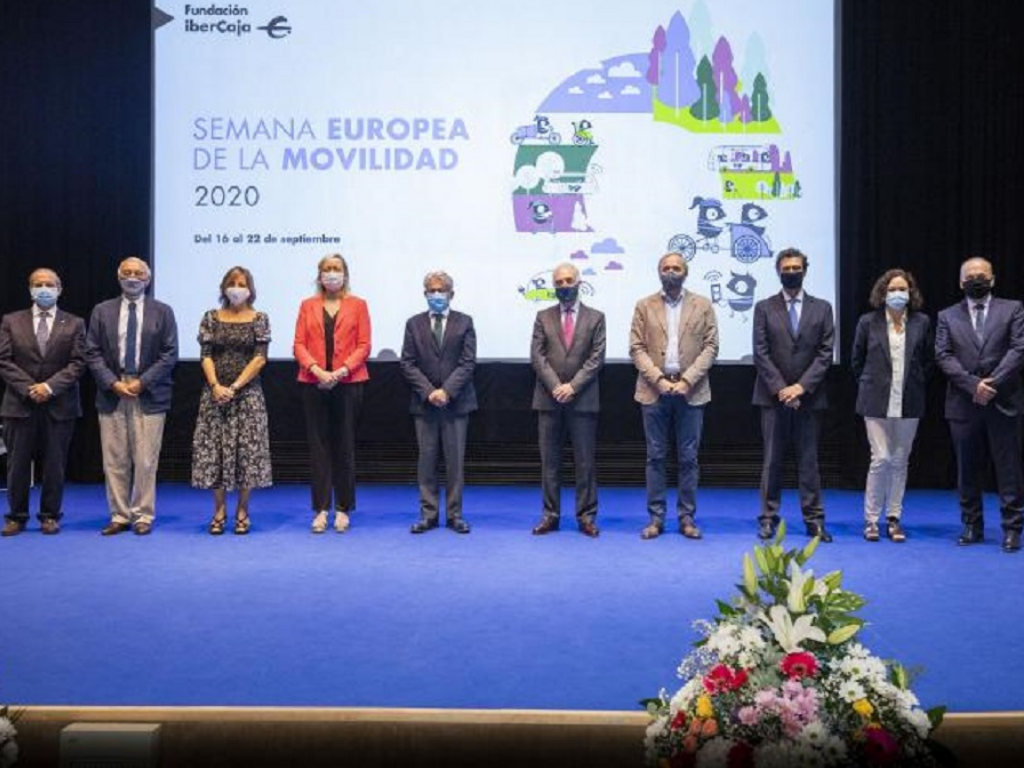 Presentación de la "Nueva movilidad en las ciudades", el nuevo número de la revista economistas, en el campus Ibercaja