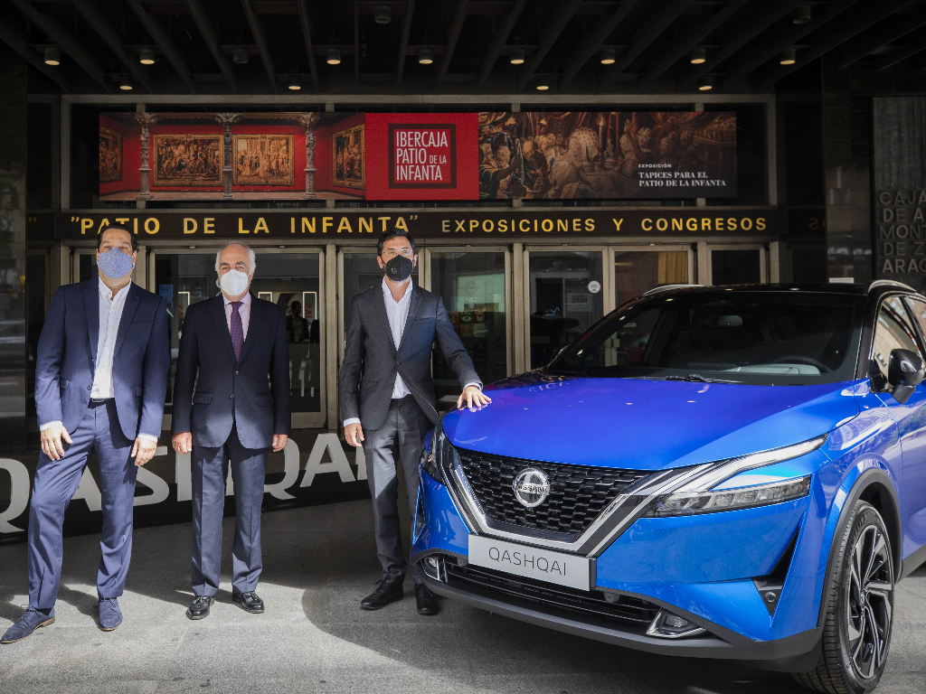 Christian Costaganna, director de ventas Nissan Iberia, analiza en un evento en Fundación Ibercaja la estrategia de la marca en la electrificación