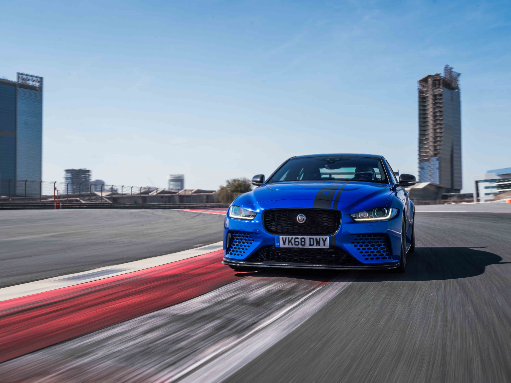 El Jaguar XE SV project 8 salta a la gran pantalla de la mano de “Fast & Furious”