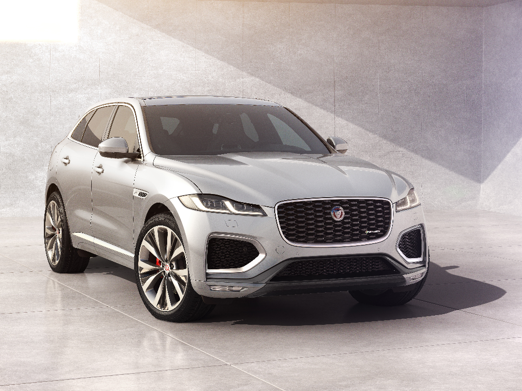 Jaguar F-Pace estrena modelo R-Dynamic Black y tecnología mejorada