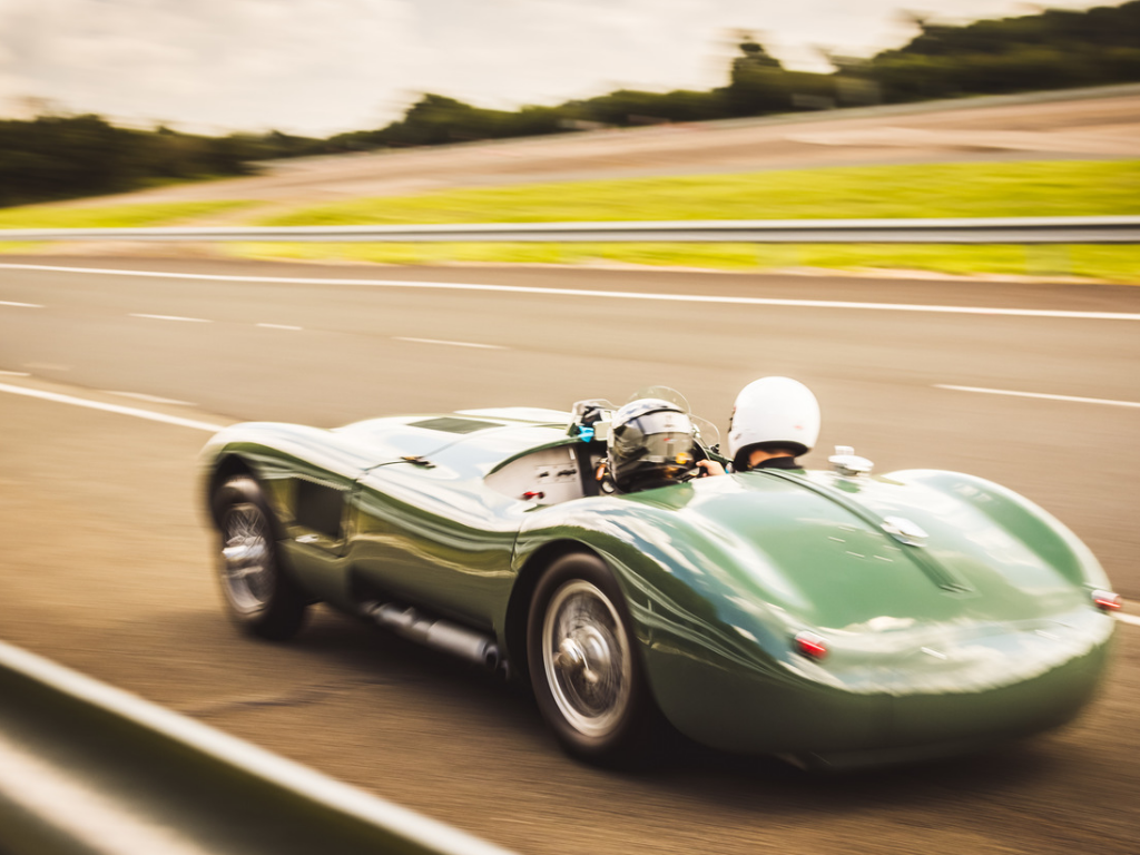 Jaguar presenta: nueva réplica del Jaguar C-Type