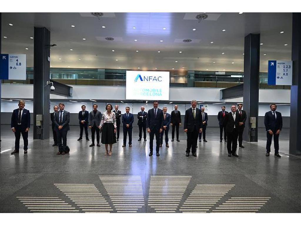 Sánchez reafirma el compromiso del Gobierno con la transición verde del sector de la automoción