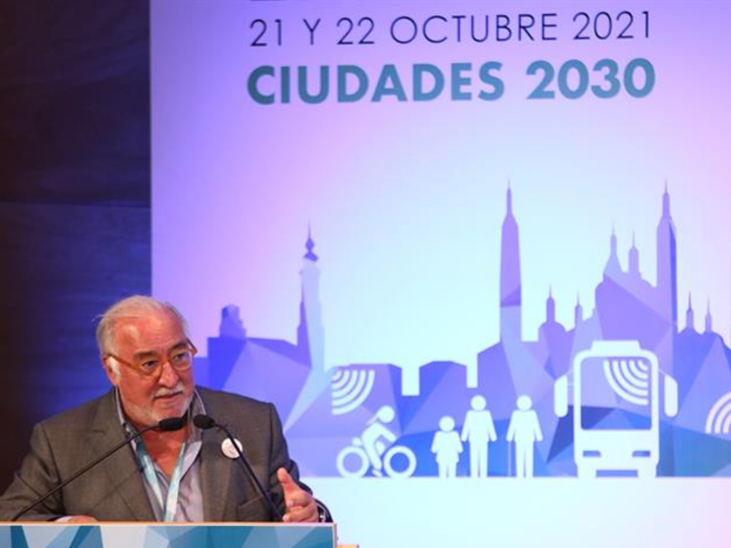 El director general de Tráfico ha clausurado en Zaragoza la VI edición del Encuentro de Ciudades