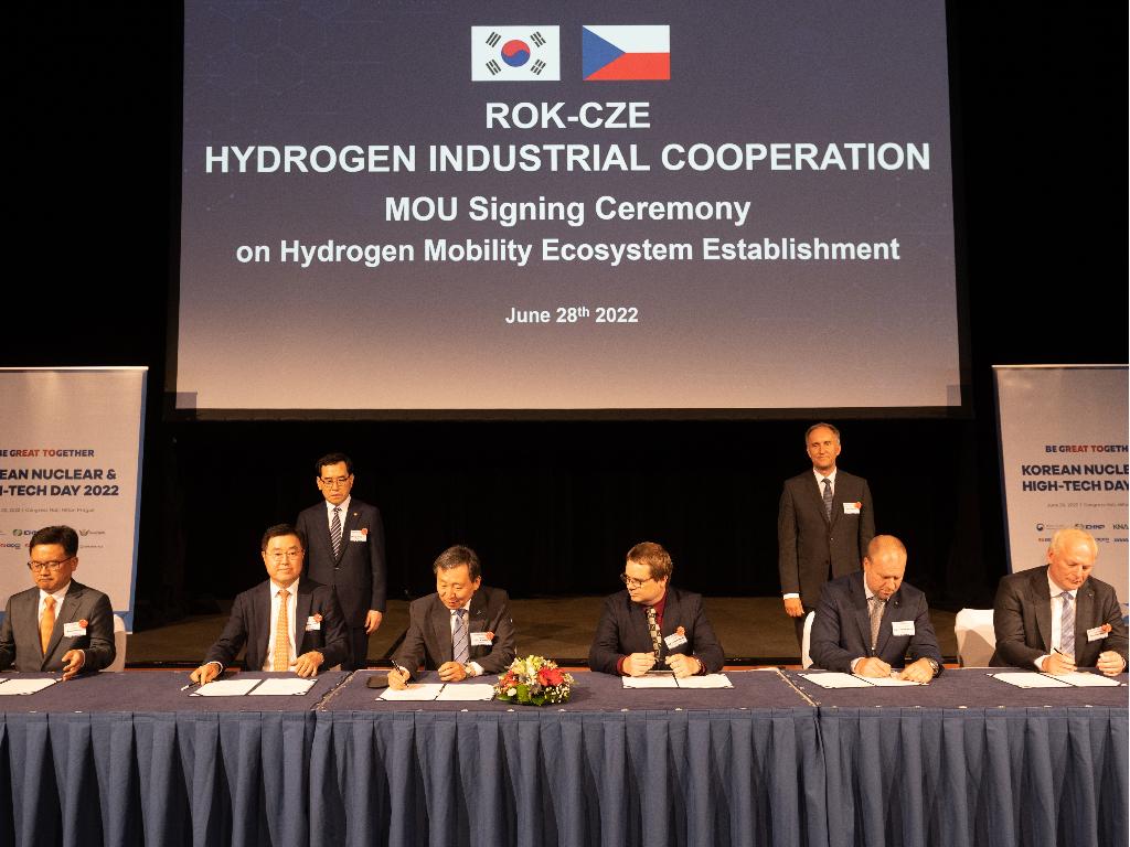 Hyundai motor firma un memorando para establecer un ecosistema de movilidad de hidrógeno