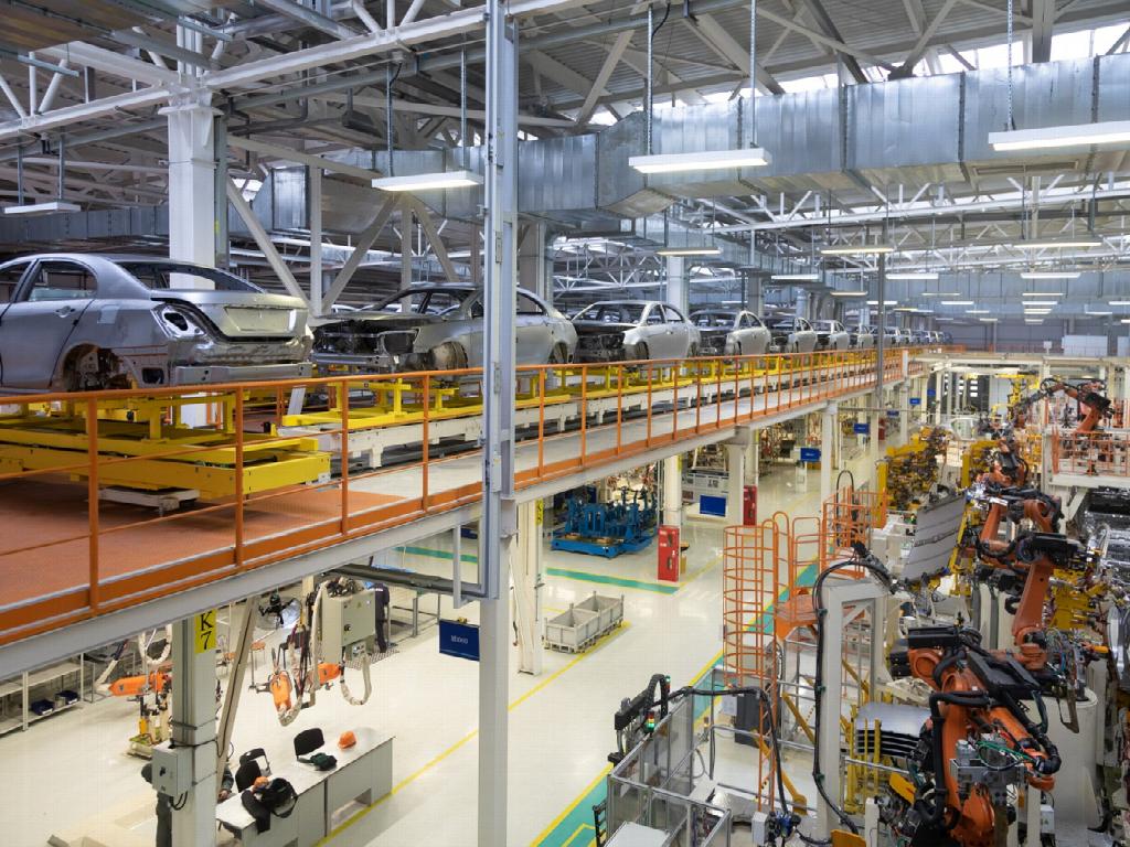 El aprovisionamiento de materiales permite aumentar un 34,6% la producción de vehículos en junio