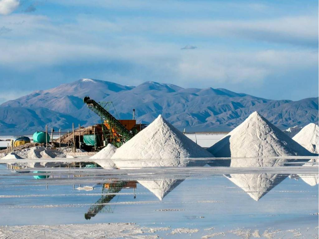 De la fiebre del oro a la fiebre del litio: así es la carrera por los minerales del futuro