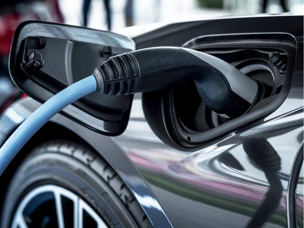 Las ventas de vehículos electrificados aumentan un 45%