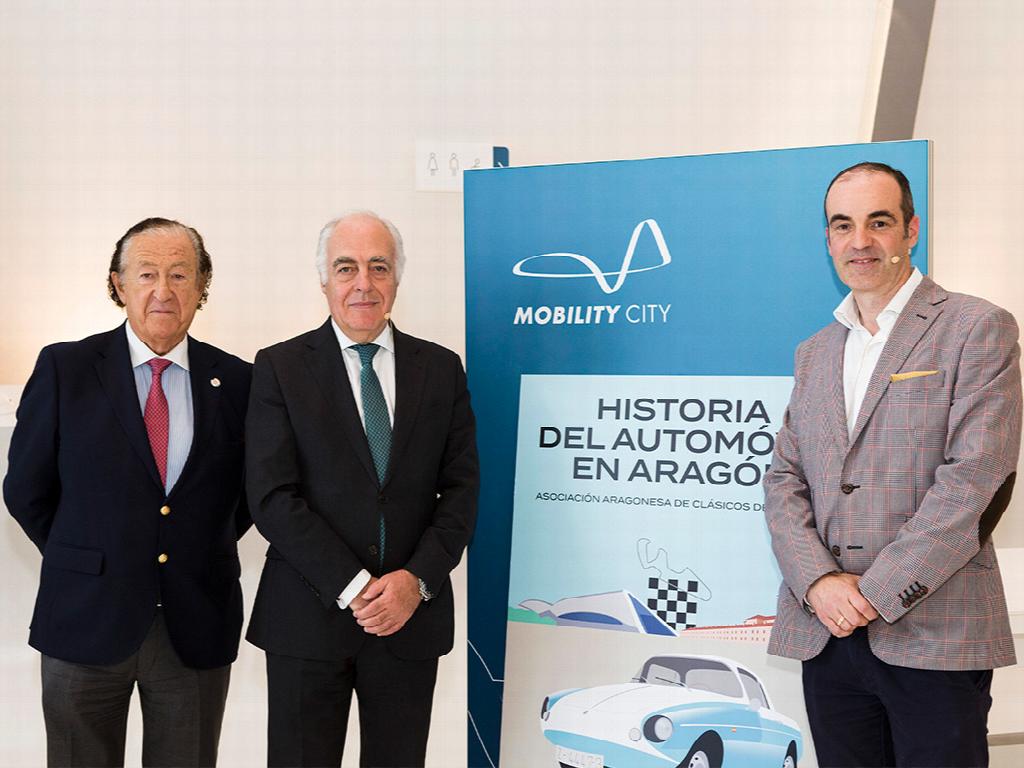 La AACD presenta en Mobility City el libro Historia del Automóvil en Aragón