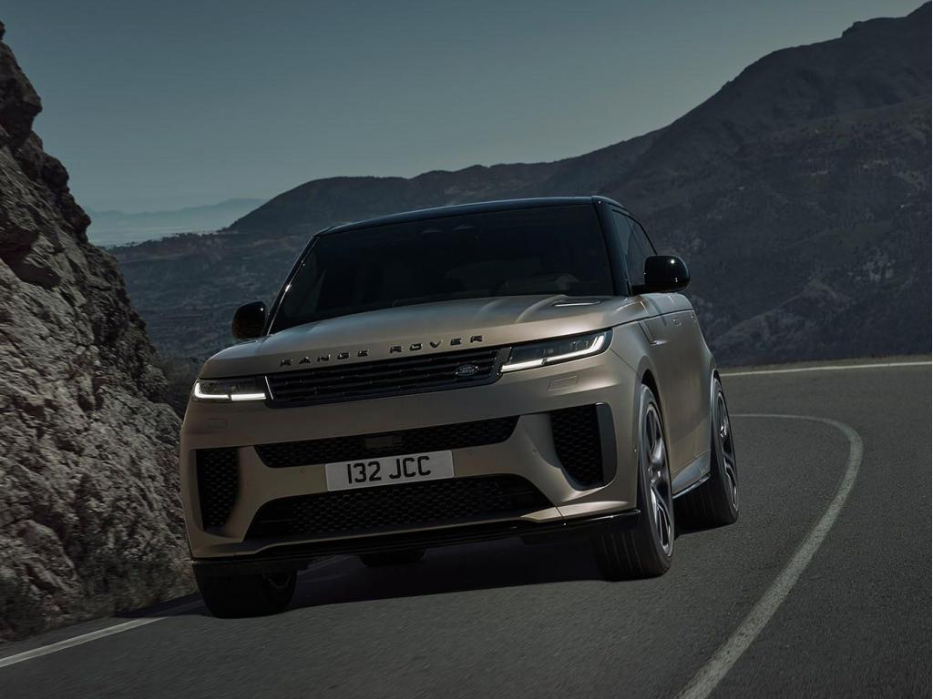 El Range Rover Sport 2024 presenta un nuevo híbrido enchufable de 550 CV