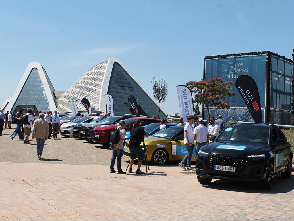 Mobility City se llena de coches híbridos y eléctricos