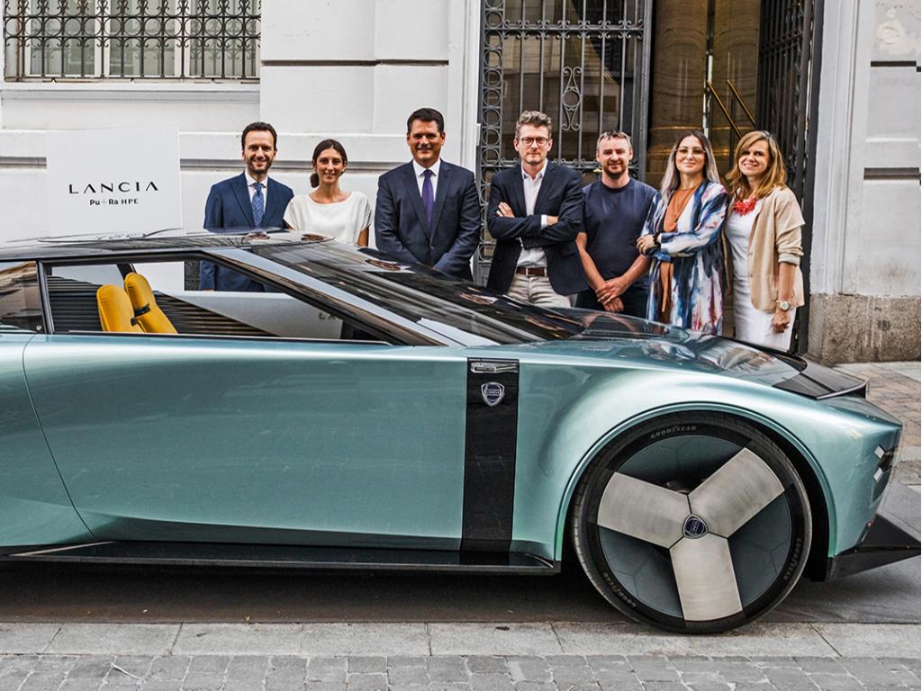 Lancia presenta en España sus planes de expansión y el prototipo eléctrico Pu+Ra