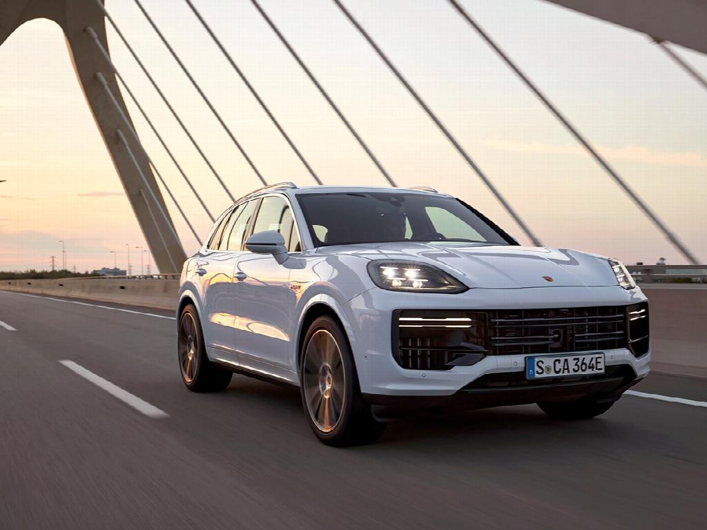 Porsche corona la gama Cayenne con un híbrido enchufable de 739 CV