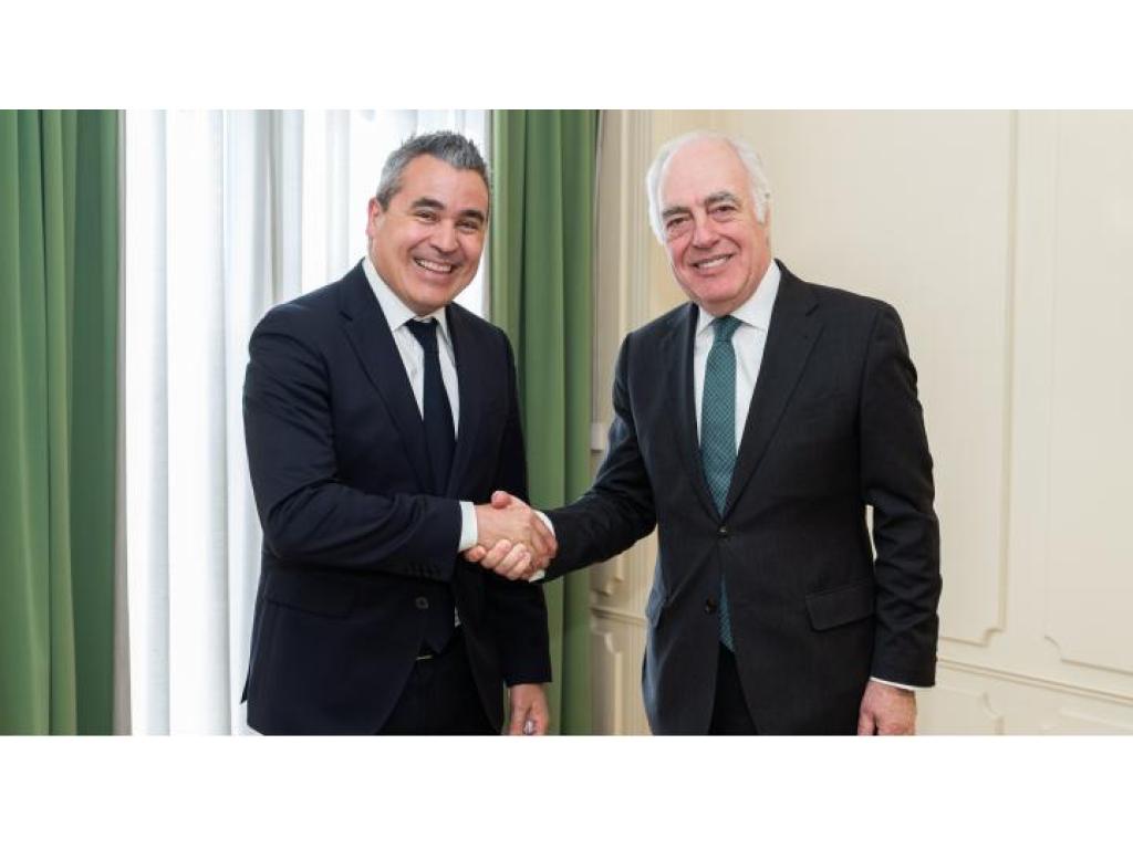 Fundaci&oacute;n Ibercaja y ANFAC se unen para impulsar el veh&iacute;culo aut&oacute;nomo y conectado en Espa&ntilde;a