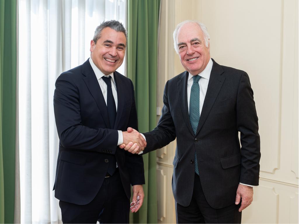 Fundaci&oacute;n Ibercaja y ANFAC se unen para impulsar el veh&iacute;culo aut&oacute;nomo y conectado en Espa&ntilde;a