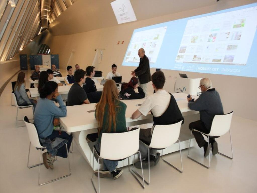 La asocaci&oacute;n Legado Expo Zaragoza 2008 lleva su iniciativa "18 de 18 para el 18"  a conocer Mobility City