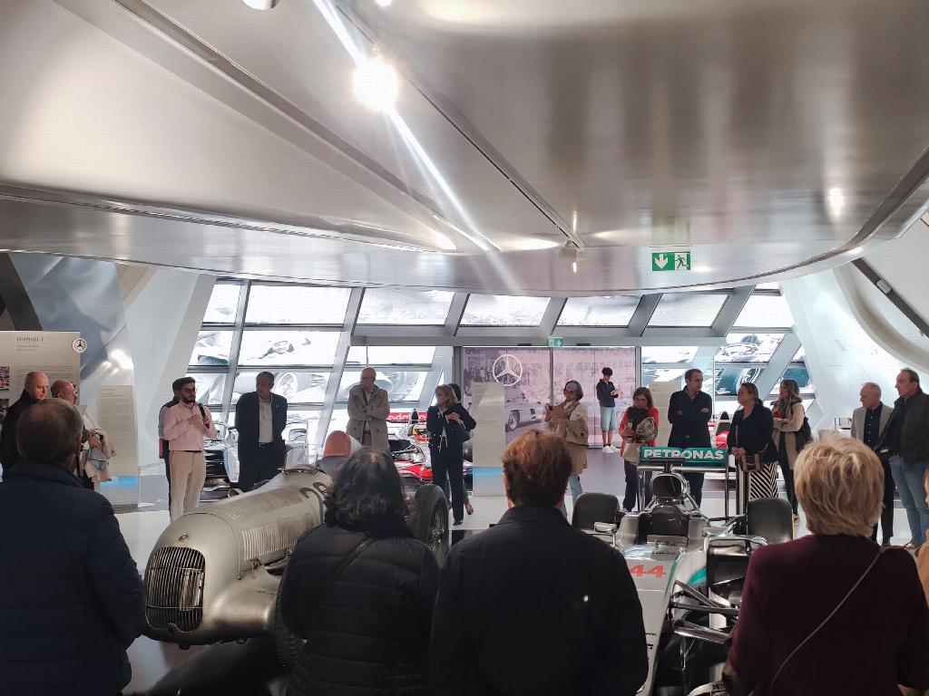 La Real Hermandad de San Juan de la Pe&ntilde;a visita Mobility City en una jornada dedicada al patrimonio, la tradici&oacute;n y la movilidad