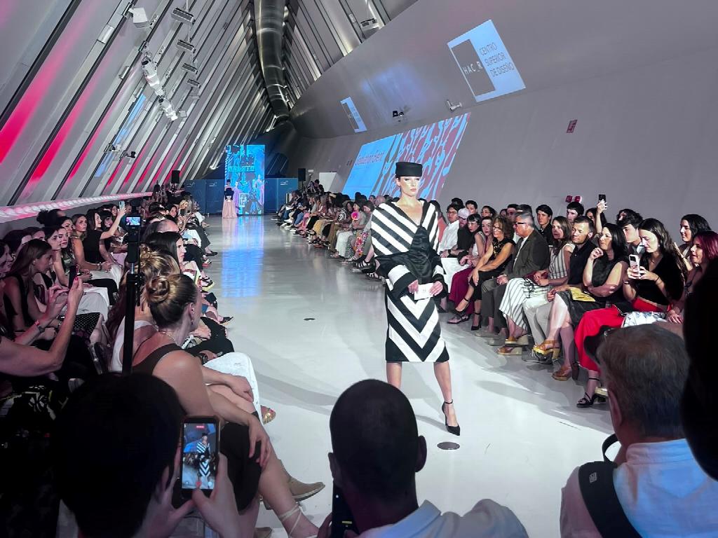 Mobility City acogi&oacute; la graduaci&oacute;n de Hacer Creativo con un desfile que puso en valor el talento emergente del dise&ntilde;o y la moda