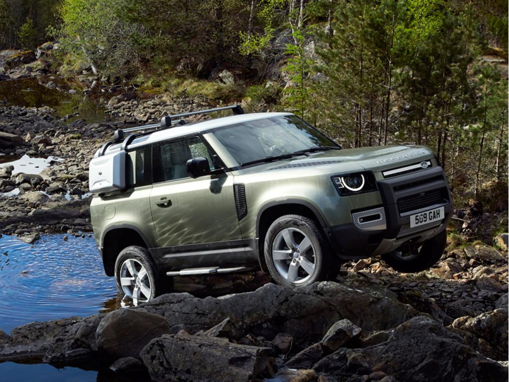 Land Rover renueva el Defender con la nueva versi&oacute;n Vertex