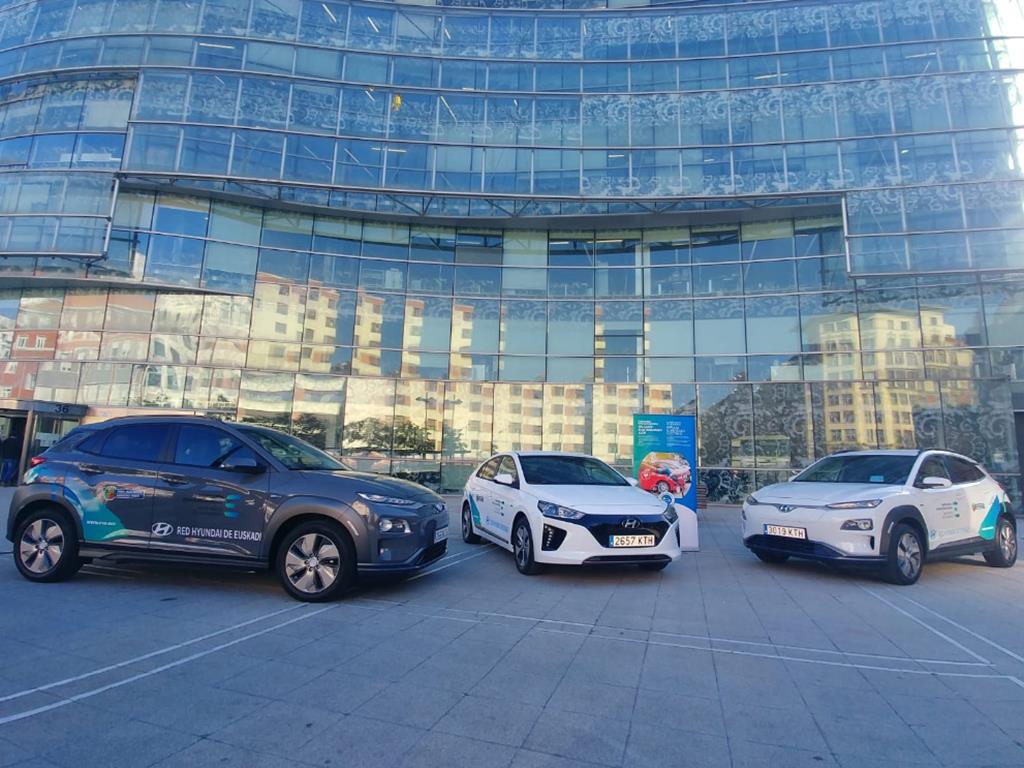 Hyundai cede vehículos eléctricos al Ente Vasco de Energía para fomentar la conducción sostenible