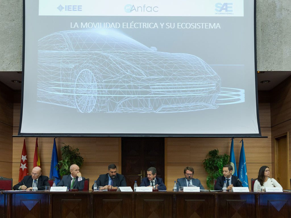 “La industria de la automoción camina hacia una transformación radical”, según se declaró desde ANFAC en una jornada sobre el futuro de la movilidad 