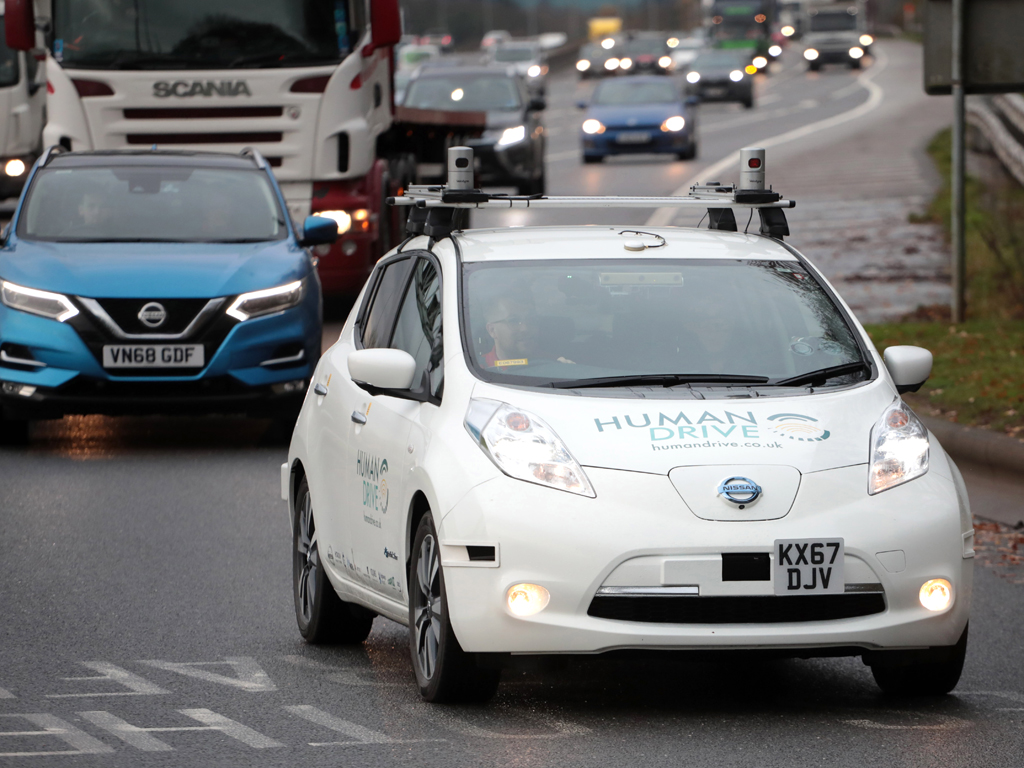 Un Nissan LEAF autónomo finaliza con éxito un programa en el que se han recorrido 370 km por carreteras británicas