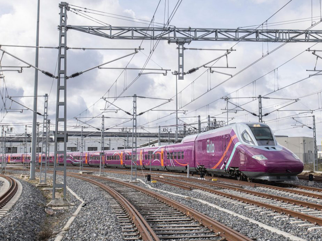 Renfe facilitará cambios y anulaciones de billetes sin coste a los viajeros afectados por las medidas para combatir el coronavirus 