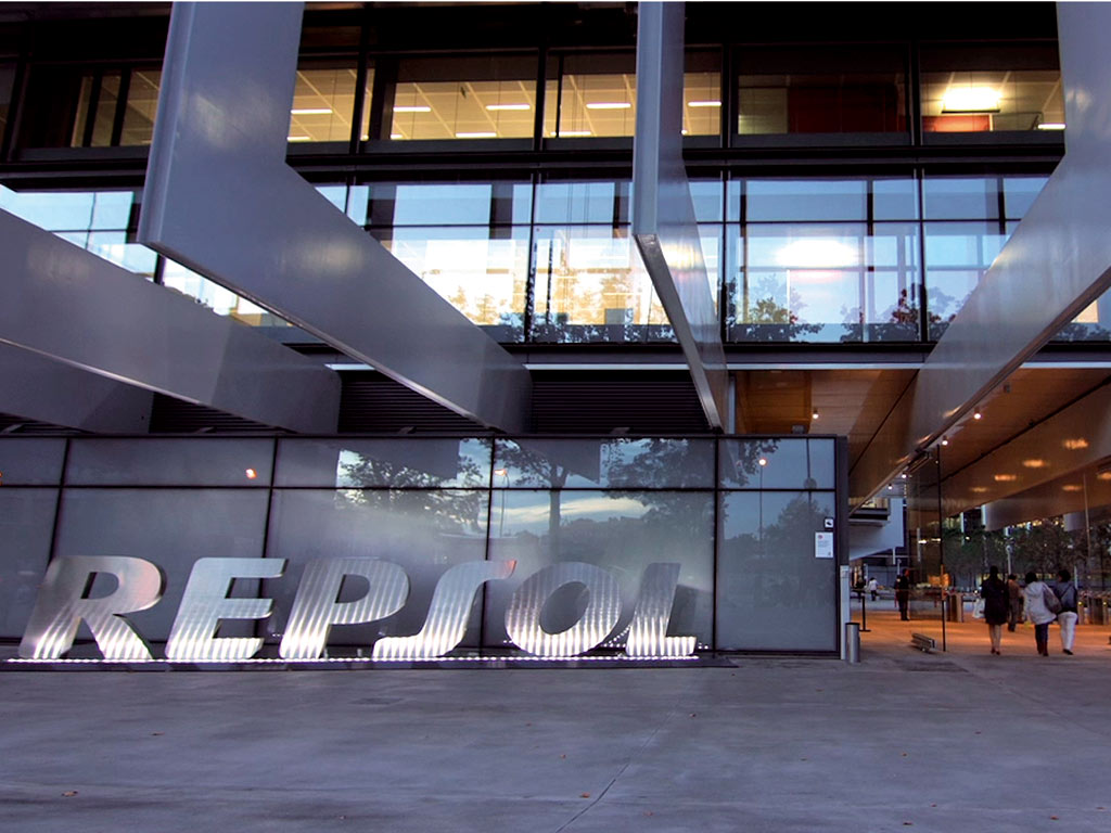 Repsol gana 1.466 millones hasta septiembre de 2019 