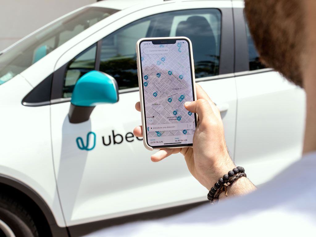 La compañía de carsharing Ubeeqo mejora sus condiciones en España 