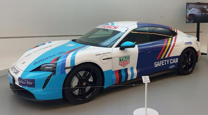 Porsche Taycan Safety Car