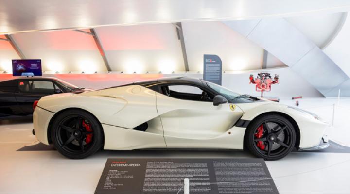 Ferrari LaFerrari Aperta