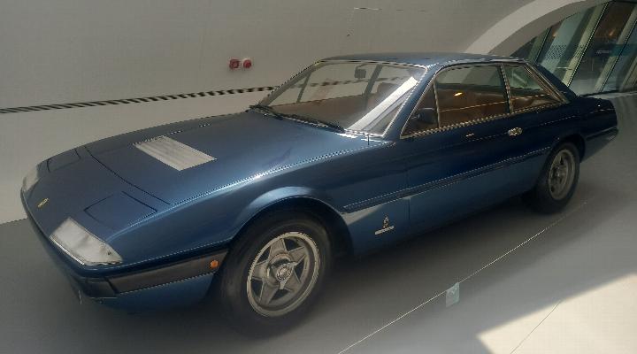 Ferrari 365 GT 2+2