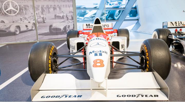 McLaren - Mercedes MP 4-10