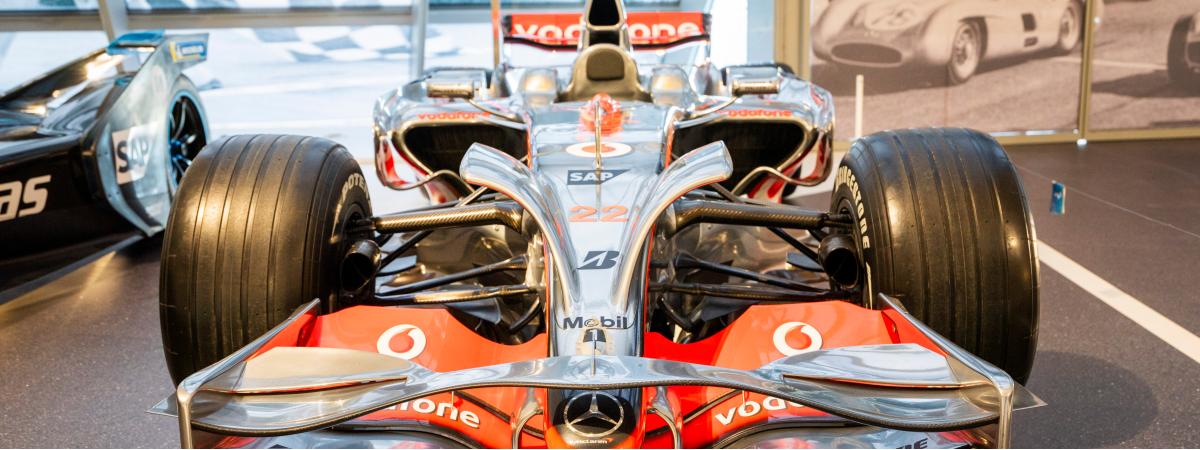 McLaren - Mercedes MP 4-23