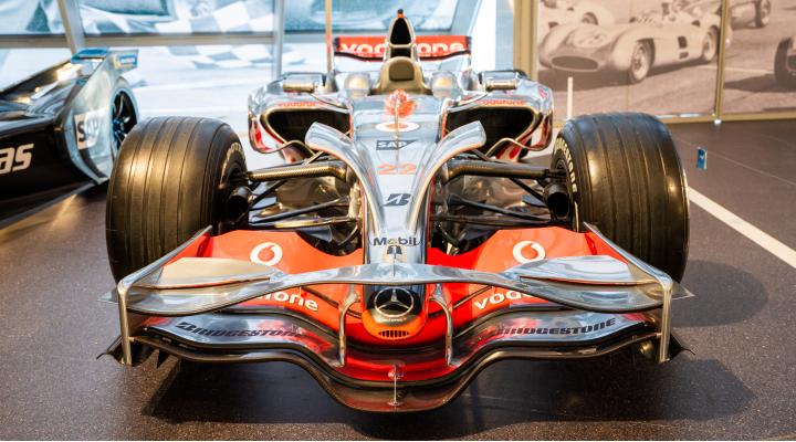 McLaren - Mercedes MP 4-23