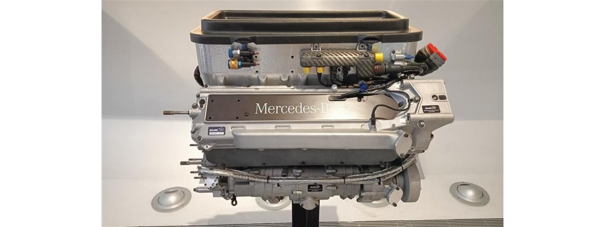 Mercedes - Benz Motor F0 110 K V10